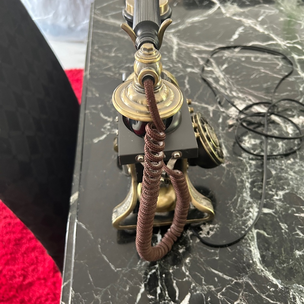 Vintage Eiffel Tower style landline phone by Paramount Collection Classic Series - Picture 4 of 5